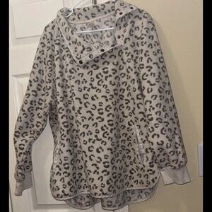 Women's Leopard Print Plush Pullover